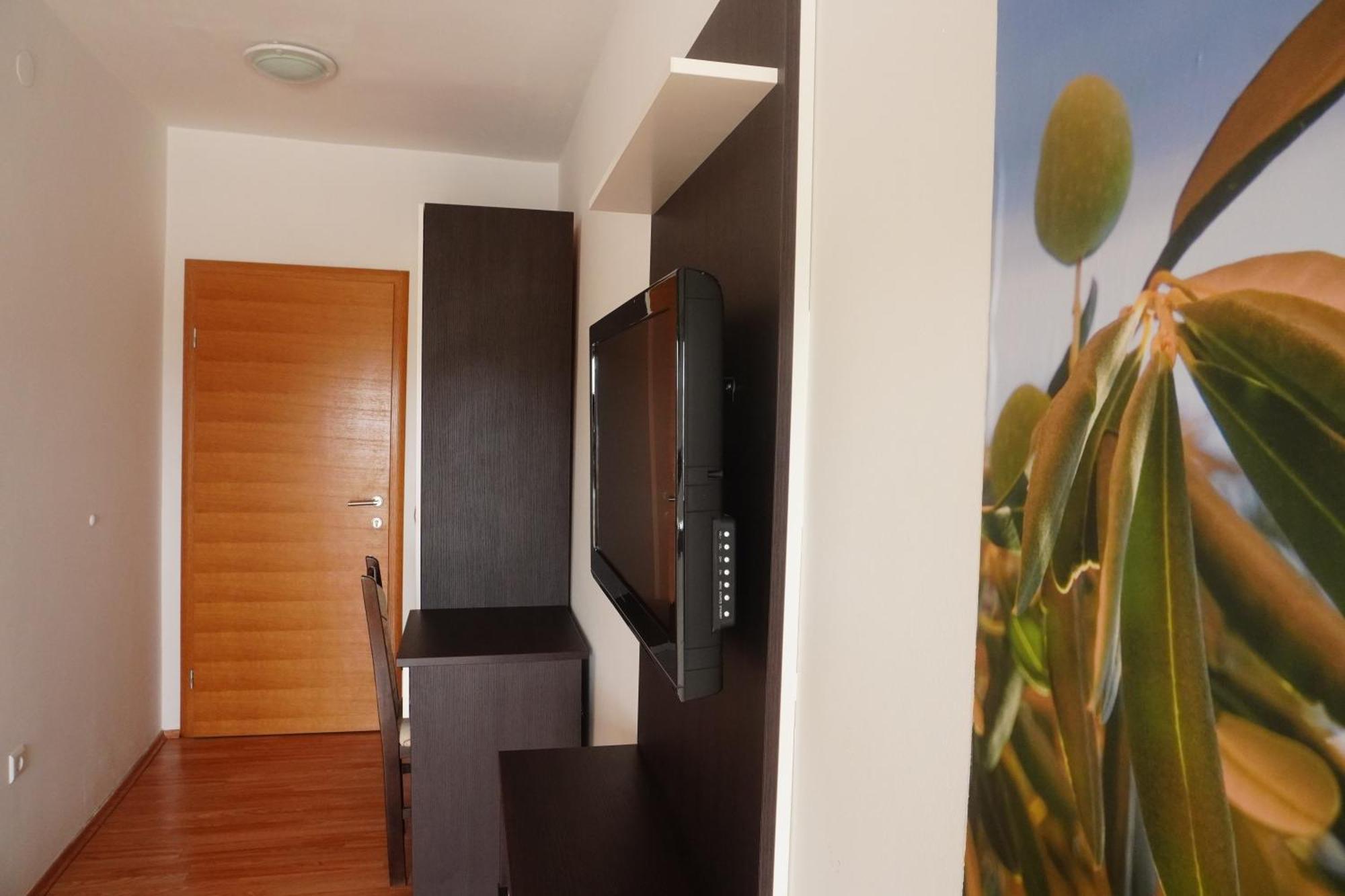 Guest House Maritimo Sukosan Exterior photo
